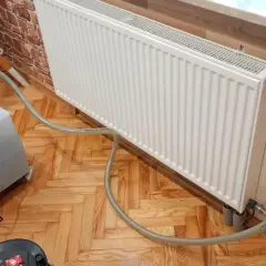 Czym zalać grzejnik elektryczny, aby uniknąć kosztownych błędów?