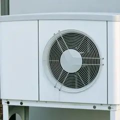 Pompa ciepła o podwyższonej klasie efektywności energetycznej – co to oznacza dla Twoich kosztów?