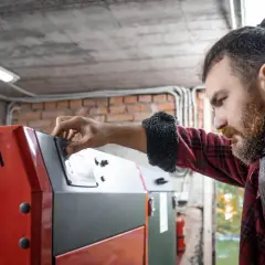 Jak ustawić przedmuchy w piecu na ekogroszek, aby zaoszczędzić na ogrzewaniu