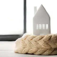 Ile pelletu na 100 m2? Poznaj koszty i oszczędności na sezon grzewczy